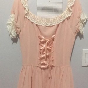 Super frilly Lolita style dress! Comes with bows!